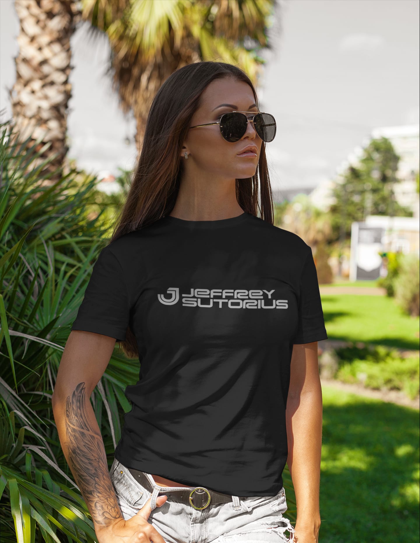 JEFFREY SUTORIUS WOMEN black T shirt logo in matte Silver Artist Fanshop