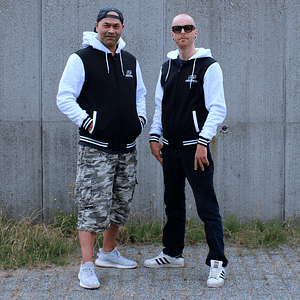 Deepack – Hoodie zipper Black / White with Deepack logo embroidered on the front and back